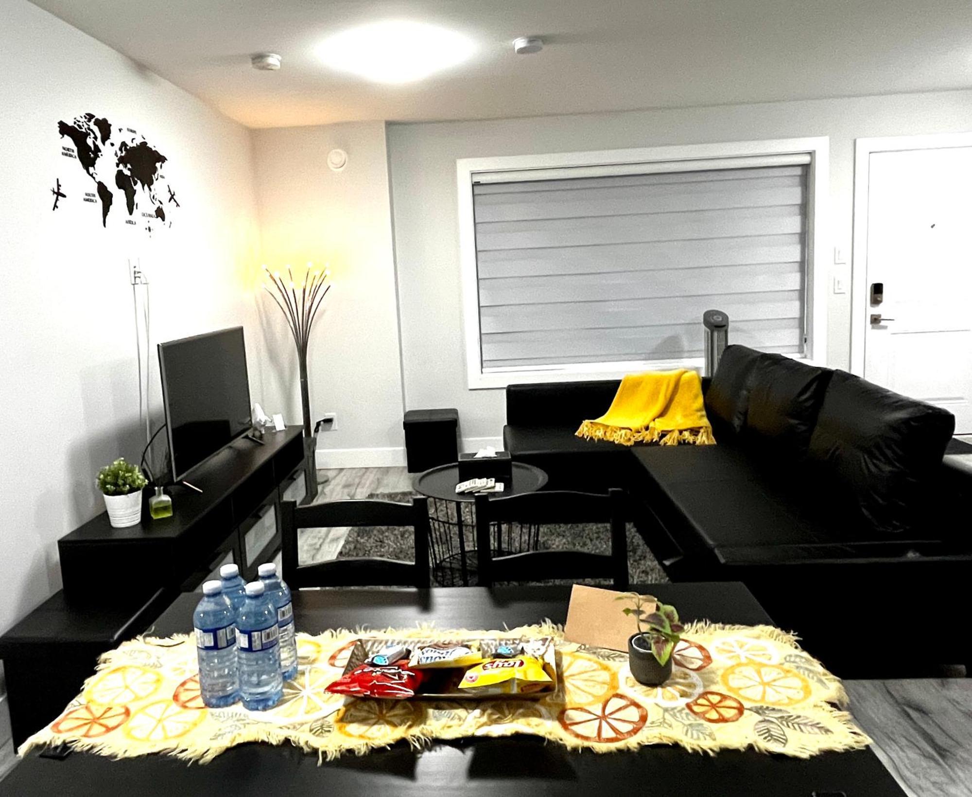 Luxurious & Stylish Two Bedroom Suite, Full Kitchen, Close To Vancouver デルタ エクステリア 写真